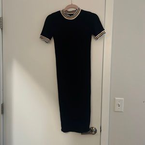 Black bodycon dress